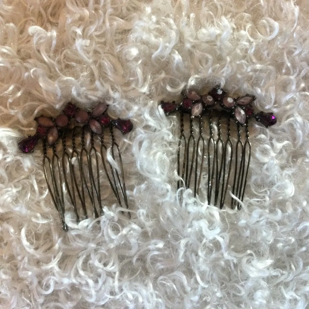 Vintage Pair of Purple and Lavender Rhinestones Hair Pins